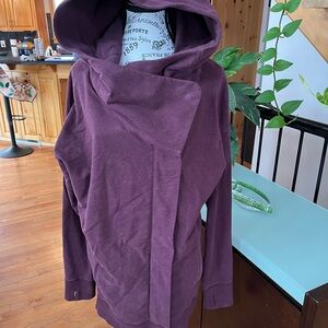 lululemon athletica Women's burgundy zipped hoodie